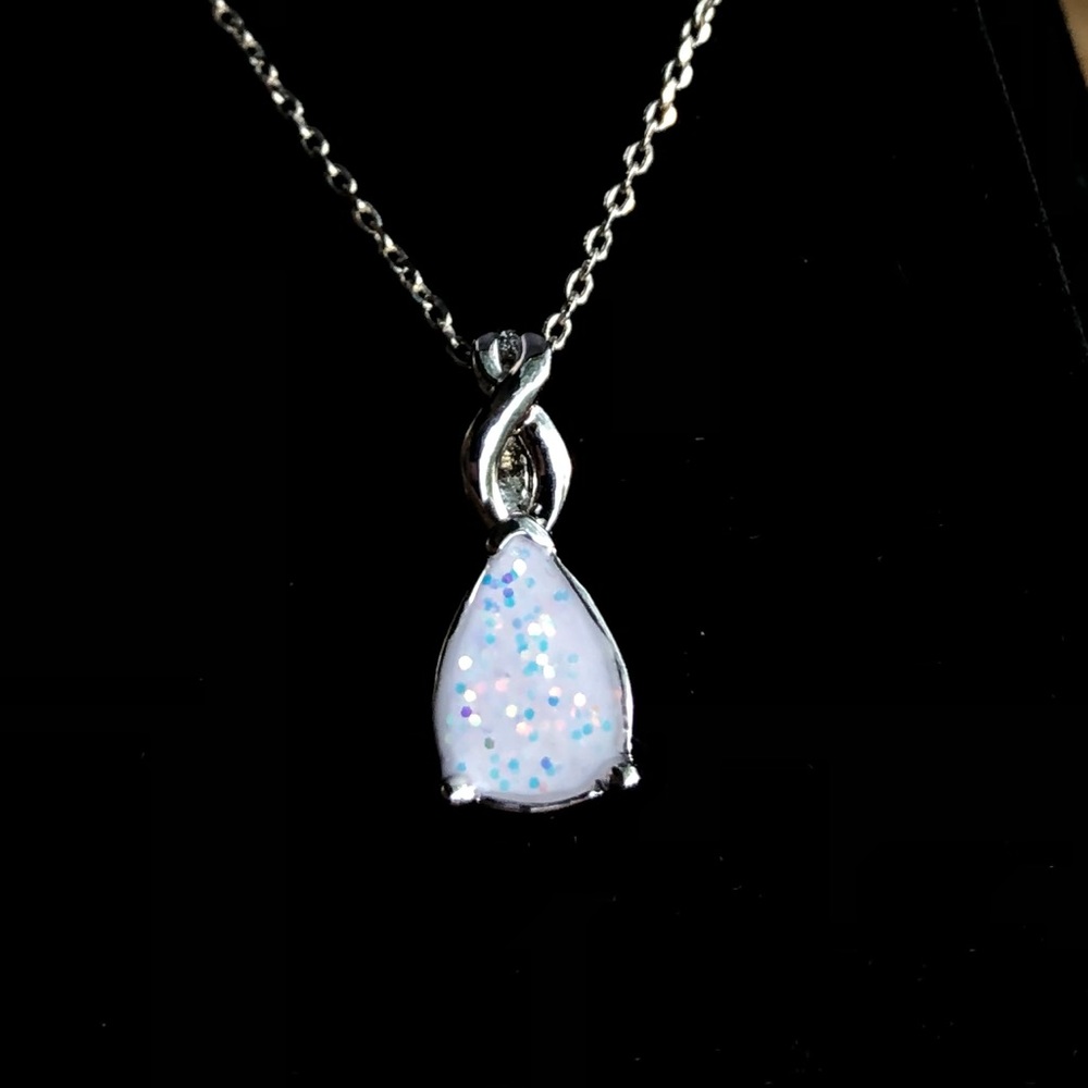 💎1 LEFT💎TEARDROP OPAL PENDANT AND CHAIN - Picture 5 of 8